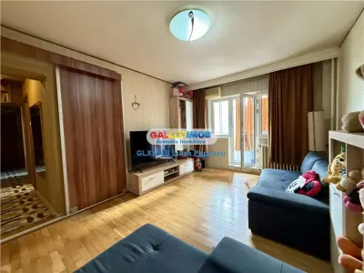 Apartament 3 camere SEBASTIAN NASAUD, ET 3/8, reabilitat - foto 2