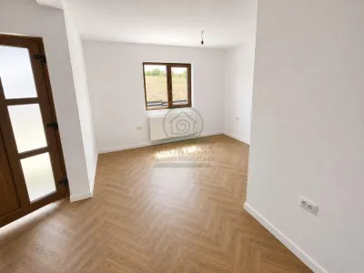 Casa 3 camere baie bucatarie, Voinesti Iasi/ la cheie/ gaz/apa/curent - foto 5