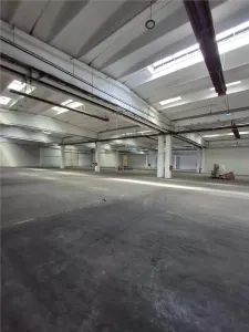 Spatiu Industrial - 900 mp - Productie - Depozitare - Distributie - foto 6