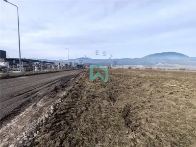 Teren intravilan Industrial, 38800 mp, cu Autorizatie de Construire, Codlea Brasov - foto 2