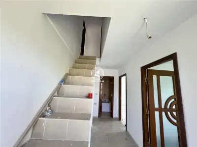 Casa cu 4 camere si 400mp de teren in Voinesti - foto 7