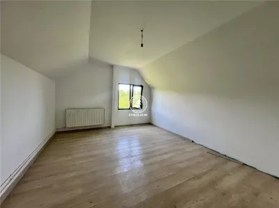 Casa cu 4 camere si 400mp de teren in Voinesti - foto 9