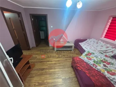 Casa 3 camere cu terasa, renovata, cartierul Nou, zona linistita - foto 2