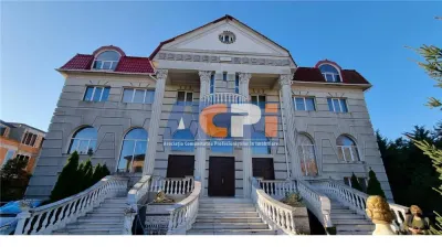 Vila Stil Victorian 1200mp -Curte , Parcare privata si LAC - foto 7