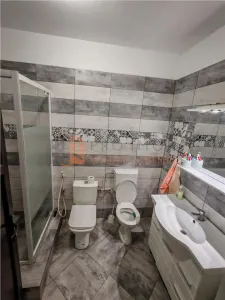 EXCLUSIVITATE! Casa spatioasa + teren in centrul Buzaului - foto 10