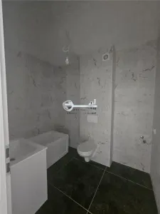 Apartament 3 camere dispus pe 2 niveluri - foto 4