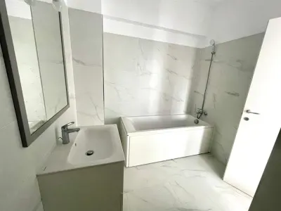 1 CAM CENTRU PALAS , PARCARE,PRIMA INCHIRIERE UNIREA TOWERS DEC - 430EUR - foto 19