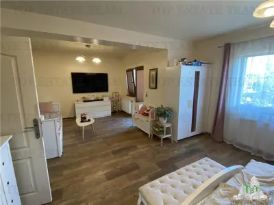 Vila spatioasa cu 3 apartamente in Fundeni Dobroiesti - foto 15