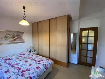 Vila spatioasa cu 3 apartamente in Fundeni Dobroiesti - foto 5