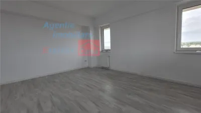 Apartament tip penthouse, 3 camere, Semicentral - foto 2