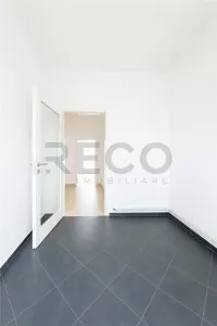 RECO Apartament ultracentral, loc de parcare privat inclus plus boxa - foto 4