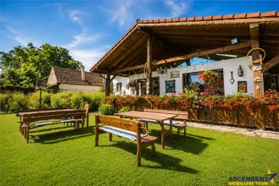 Resort turistic aristocrat, 6.200mp parc privat,teren tenis,piscina,wellness,sala evenimente..si povestea continua - foto 23