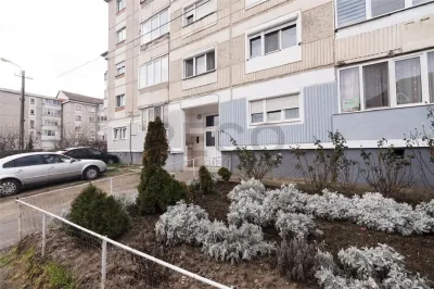 RECO Apartament cu 3 camere  decomandat- Oradea-zona Nufarul - foto 15