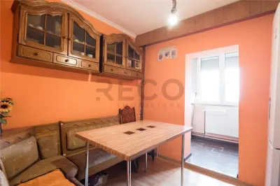RECO Apartament cu 3 camere  decomandat- Oradea-zona Nufarul - foto 5