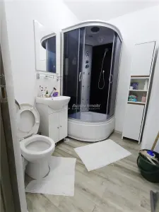 Apartament 2 camere in zona centrala Moldova Noua, langa piata - foto 9