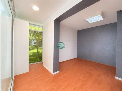 Vand spatiu comercial in Tudor, Blv. Pandurilor suprafata utila 33 mp - foto 2