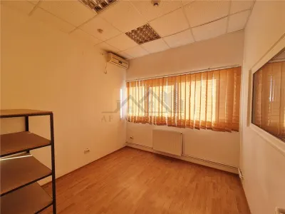 Spatiu comercial 200 mp - foto 6