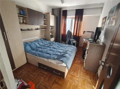 99mp - Etaj intermediar - Apartament 4 camere Nicolina zona Rond Vechi - foto 2