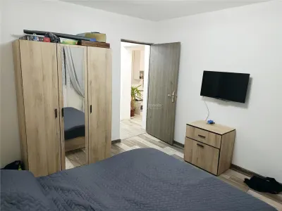 Apartament 2 camere in zona centrala Moldova Noua, langa piata - foto 11