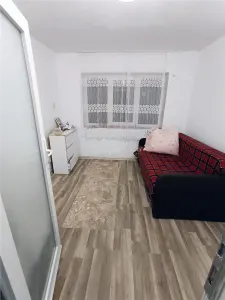 Apartament 2 camere ultracentral in Moldova Noua - foto 3