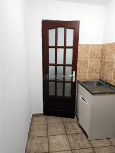 Apartament 2 camere ultracentral in Moldova Noua - foto 6