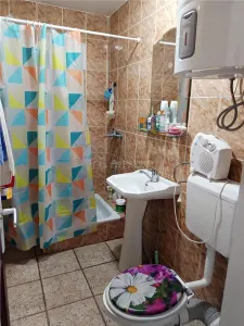 Apartament 2 camere ultracentral in Moldova Noua - foto 7