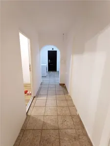 Apartament 2 camere ultracentral in Moldova Noua - foto 10