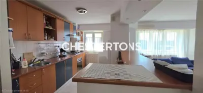 Oferta speciala, apartament cu 3 camere bloc din anul 2000 cu locuri de parcare, pe calea 13 septembrie - foto 2