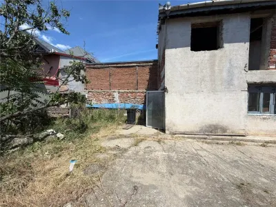 Calea Martirilor, casa cu curte, teren 414 mp - foto 4