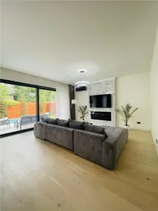 INCHIRIERE VILA 5 camere LUX cu piscina in Zona Erou  Iancu Nicolae - foto 4