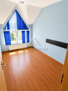 CLADIRE DE BIROURI DE INCHIRIAT IN BAIA MARE B DUL INDEPENDENTEI VIS A VIS DE VENETIA SHOWROOM - foto 4