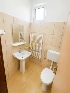 CLADIRE DE BIROURI DE INCHIRIAT IN BAIA MARE B DUL INDEPENDENTEI VIS A VIS DE VENETIA SHOWROOM - foto 10