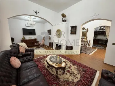 Casa 11 camere D+P,cu o arhitectura deosebita, ultracentral, Ploiesti. - foto 5