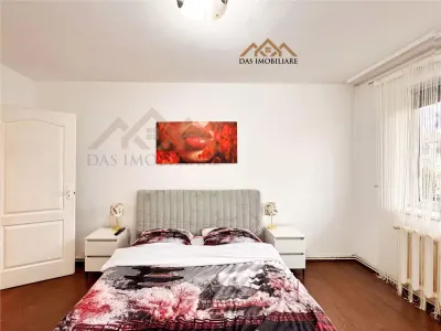 Apartament 2 camere, ultracentral, etaj 3 din 4 - foto 2