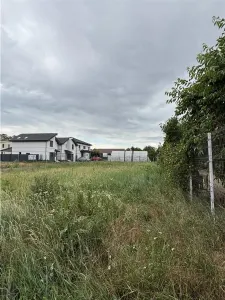Teren- Mosnita Veche- Toate utilitatile + str. asfaltata - foto 3