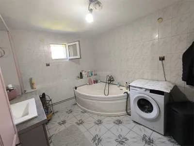 Resita Casa cocheta, P+1,  Zona Muncitoresc, 135 Mp - foto 12
