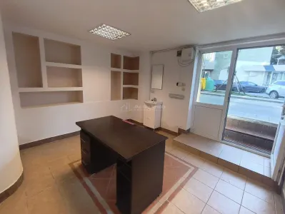 Resita Spatiu Comercial Zona Centrala - foto 13
