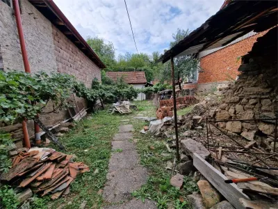 Clocotici Lot de Casa cu amprenta, apa, curent, teren 576 Mp. - foto 4