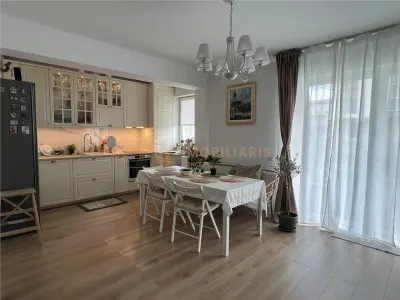 Apartament cu 3 camere ,pretabil pentru birouri - Baia Mare
