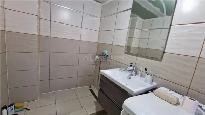 Resita Casa 7 Incaperi Parter si Etaj, Zero investitii - foto 14
