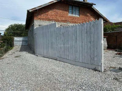 CASA SOLIDA CU TEREN SI CURTE,  BOCSA VASIOVA. COMISION ZERO - foto 14