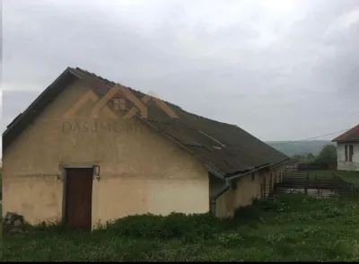Ansamblu de cladiri, cu destinatii diverse, loc.  Iadara - foto 4