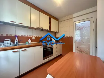 APARTAMENT DE INCHIRIAT CU 2 CAMERE, MOBILAT SI UTILAT, PODU ROS - foto 2