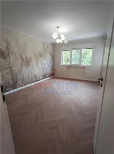 Ocazie - Copou - Parc - Apartament 4 camere cu garaj si boxa - foto 3