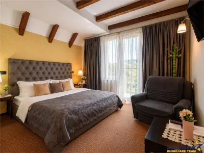 Langa Castelul Bran: Pensiune + restaurant + transfer afacere activa - foto 2