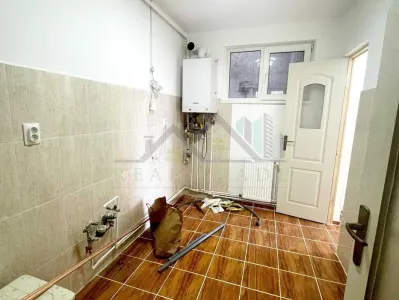 Apartament 3 camere etaj intermediar Calea Bucuresti - foto 4