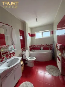 2 camere l Str.Eroilor l Parcare l Floresti - foto 4
