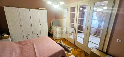 Apartament 3 camere decomandat 93mp renovat zona Orasul de Jos - foto 3
