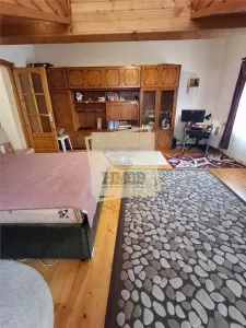 Apartament la casa 78 mpu pivnita| curte si parcare zona Sub-Arini - foto 5
