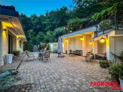 ELEGANTA FARA COMPROMIS | RESEDINTA EXCLUSIVISTA IN BACAU | 424 MP CONSTRUITI | TEREN 1.336 MP - foto 3